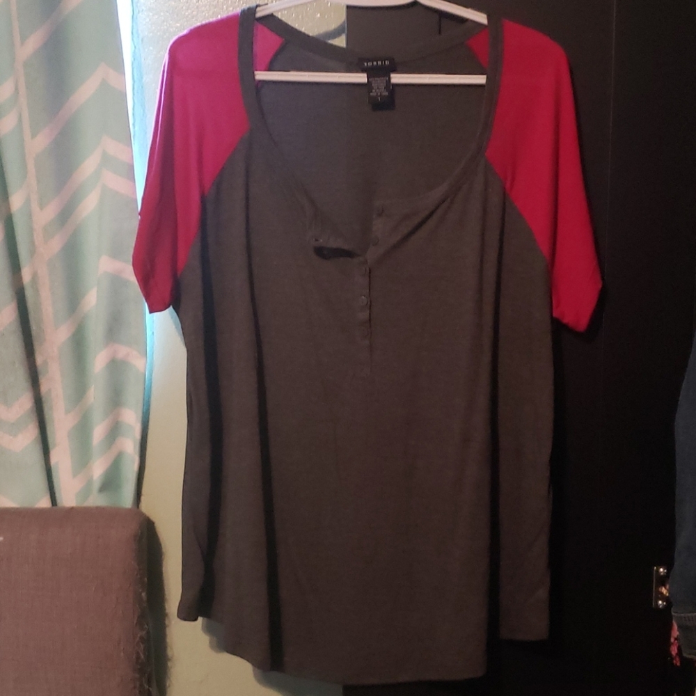 Torrid size 1 Henley Raglan Pink/grey Tee